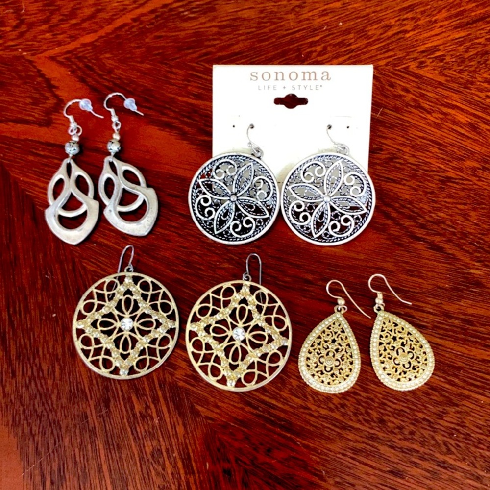 Lot of Earrings